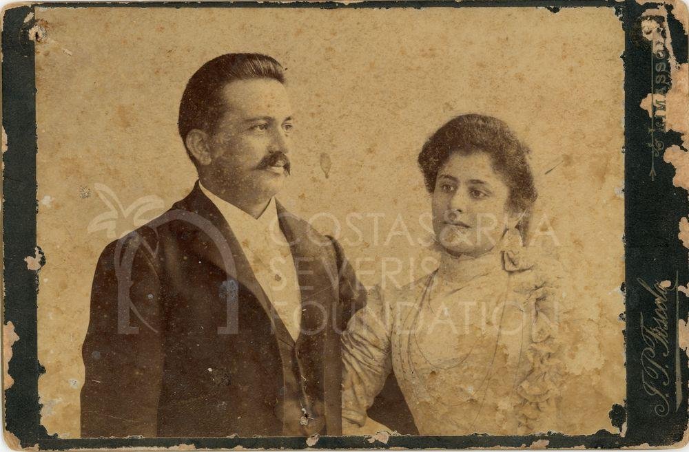 Studio portrait -pht_CP_0005