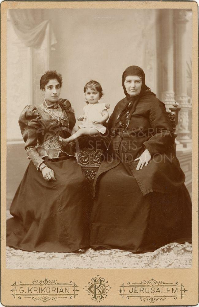 Studio portrait -pht_CP_0011