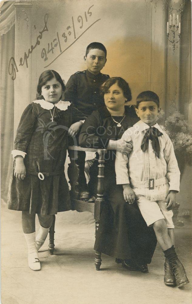 Family portrait-pht_CP_0020