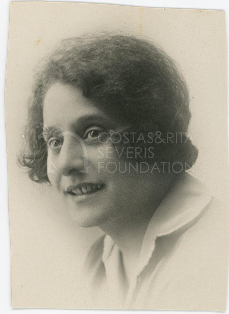 Portriat of a young woman-pht_CP_0033