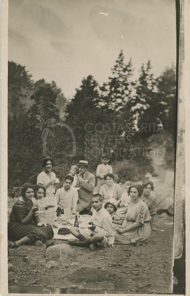Picnic in the forest-pht_CP_0047
