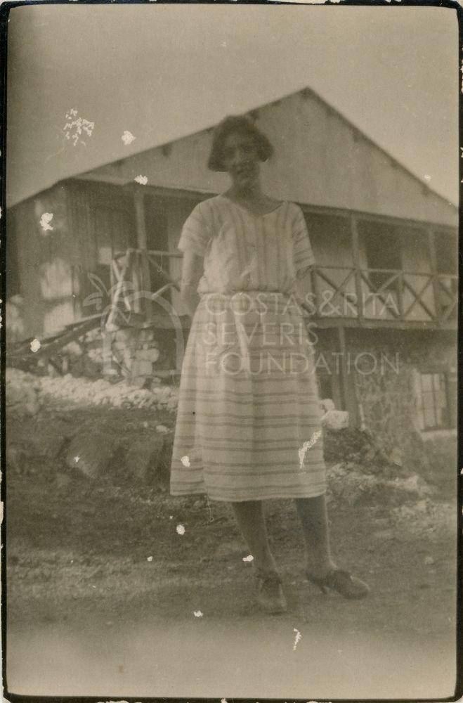 Portrait of a woman-pht_CP_0051