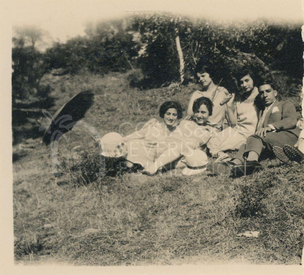 Group in the grass-pht_CP_0072