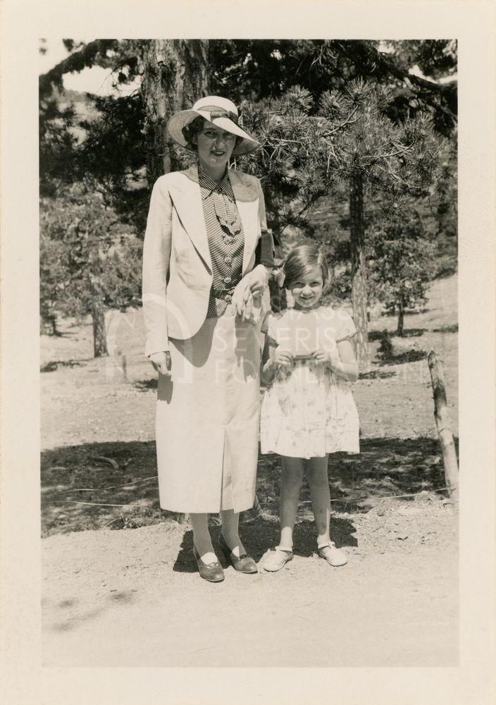Woman and little girl-pht_CP_0196