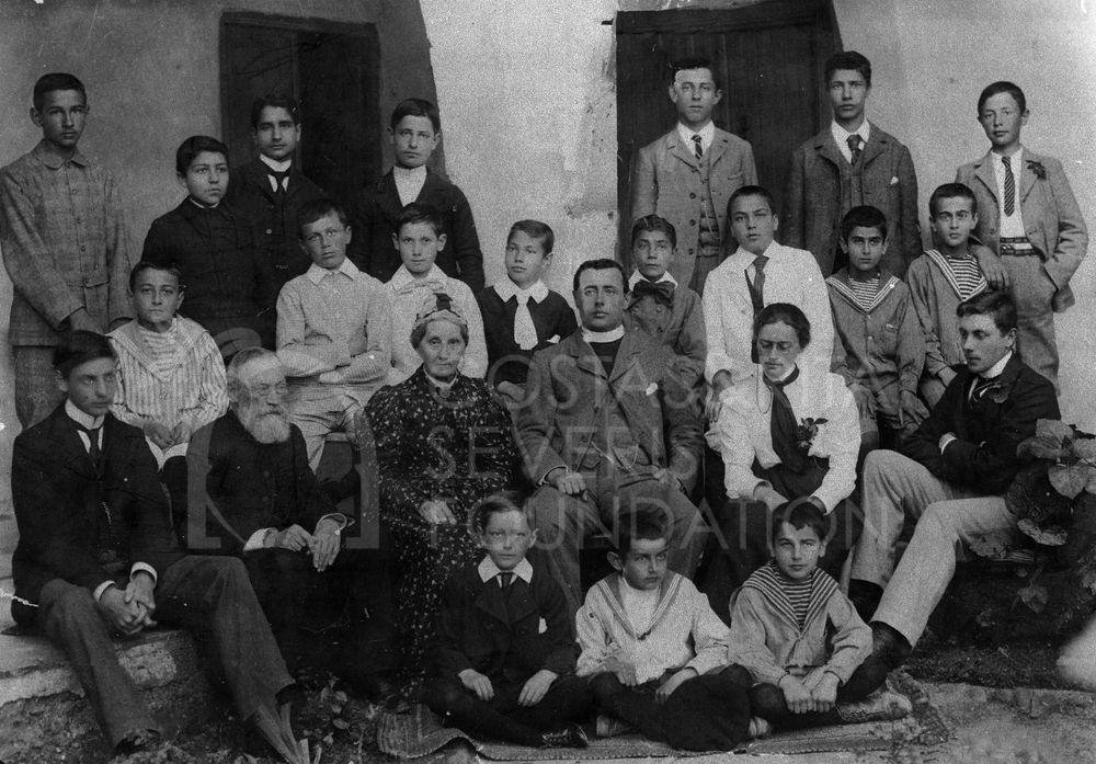 English School group photograph -pht_ES_0003