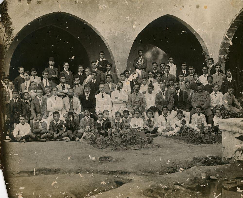 Staff and pupils-pht_ES_0011