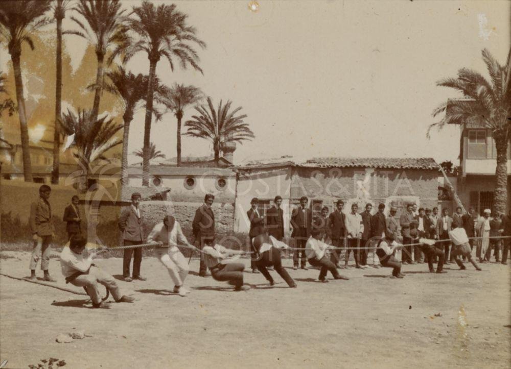 Tug of war-pht_ES_0016