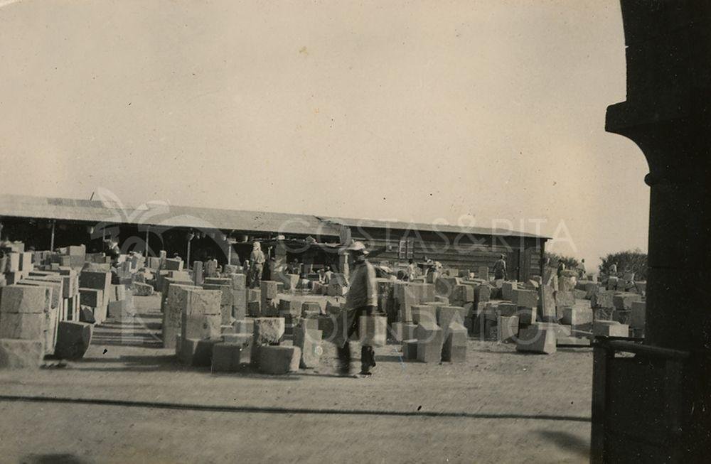 Building the school-pht_ES_0055