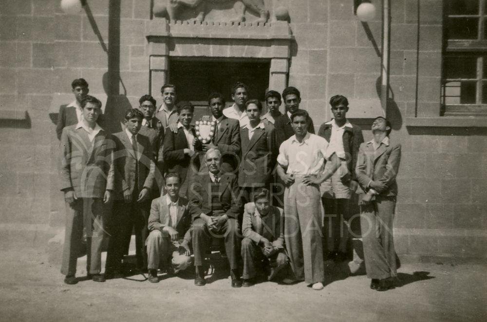 “To our dear principal” -pht_ES_0063