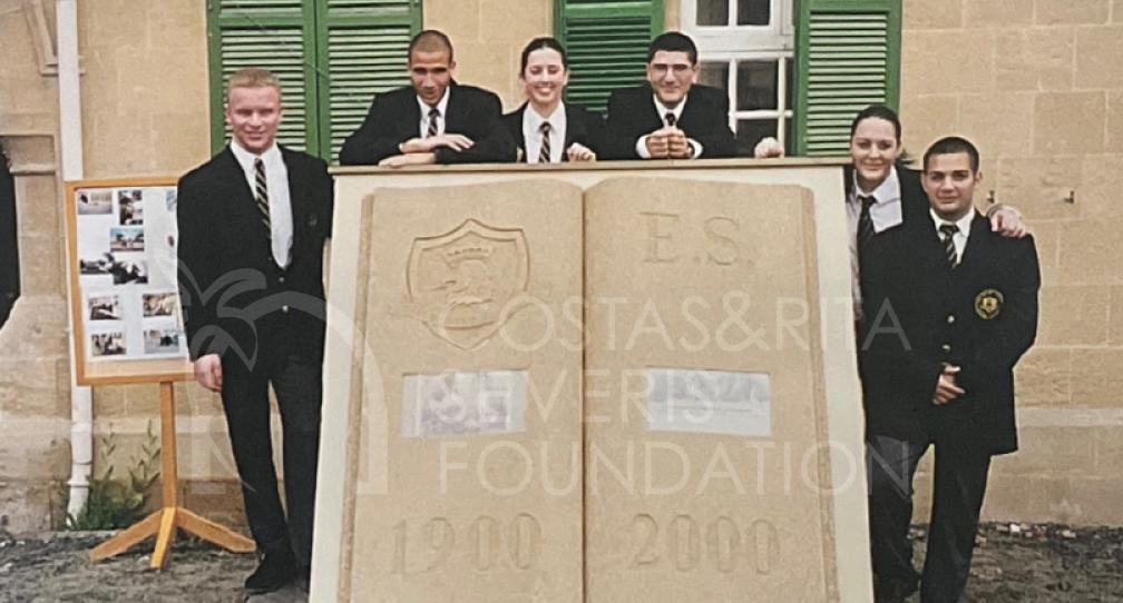 Time capsule opening-pht_ES_0214