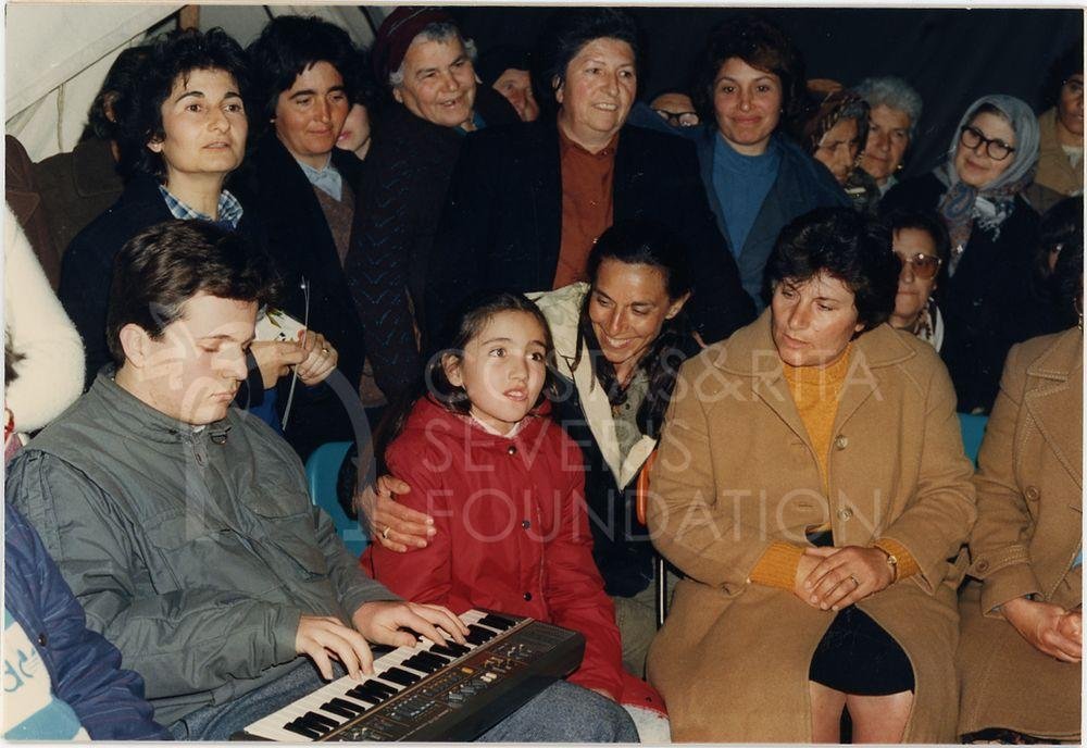 Singing-pht_ETC_00256
