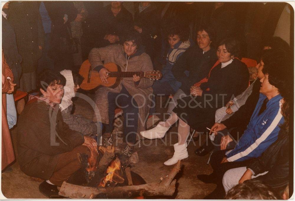 Playing guitar-pht_ETC_00263