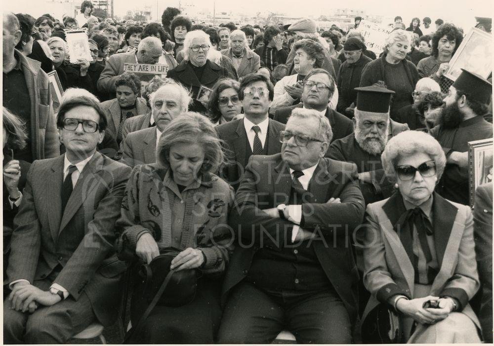 Officials and demonstrators-pht_ETC_00325