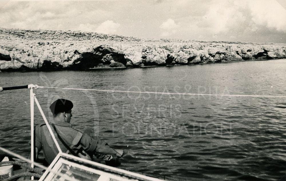 Sea caves-pht_GH_0009