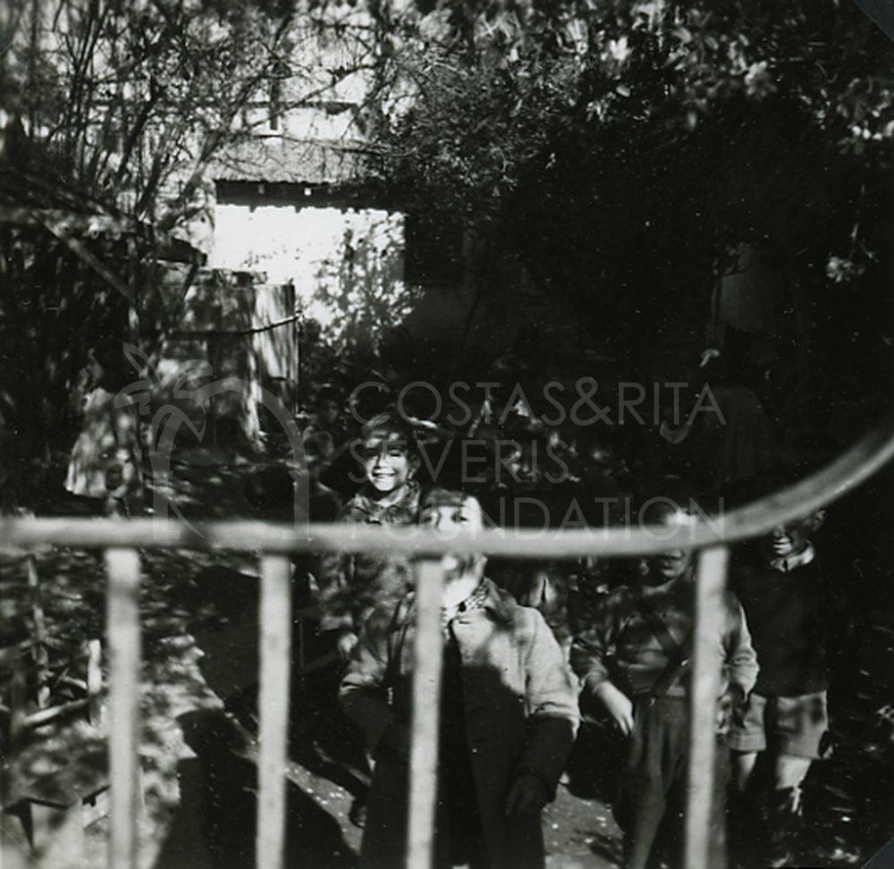 Children in a garden-pht_GH_0036