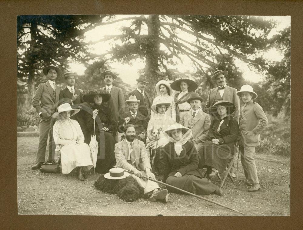 Group portrait in the forest- pht_GM_005