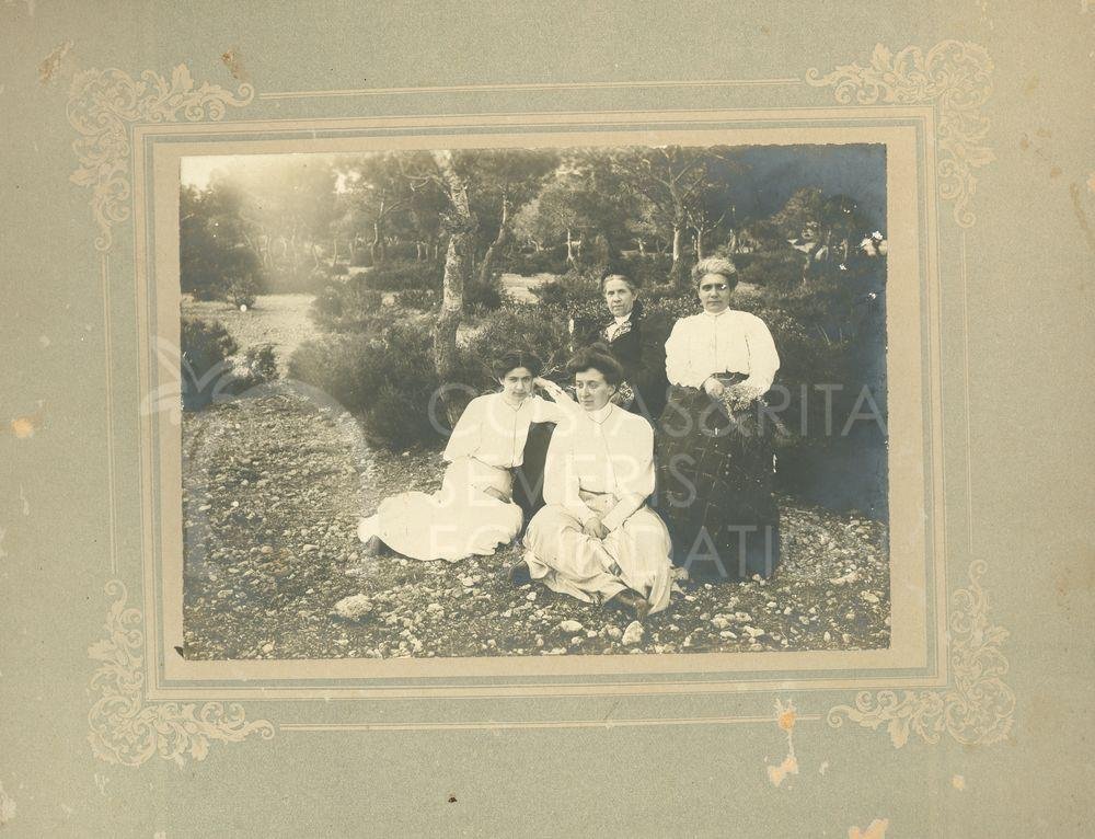 Galateia Markides with her family-pht_GM_010