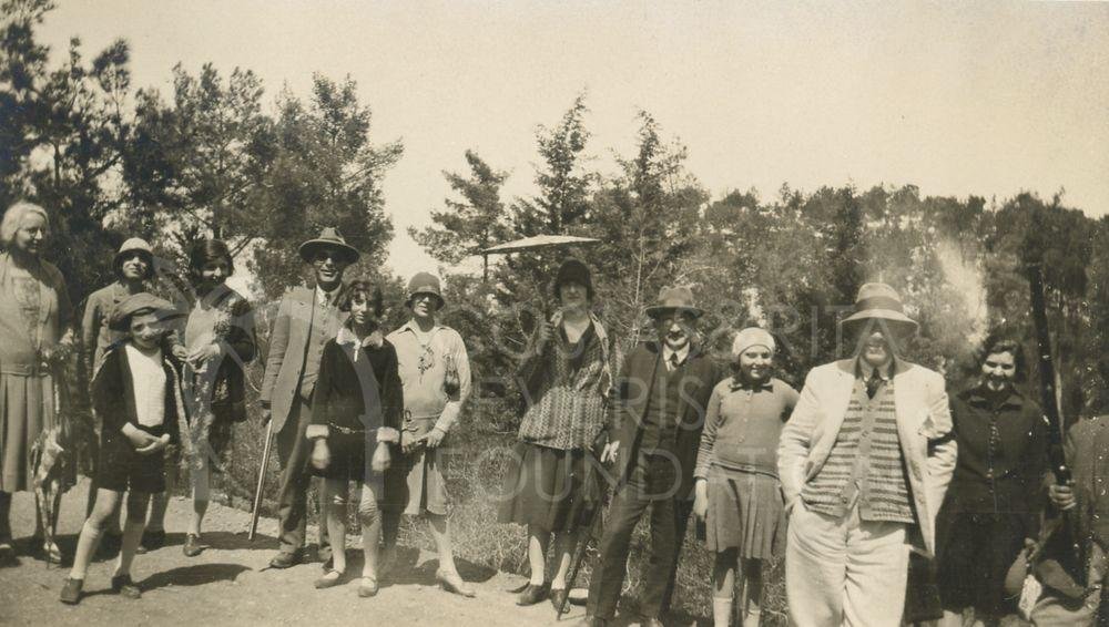 Group photograph on a mountain road-pht_GM_054