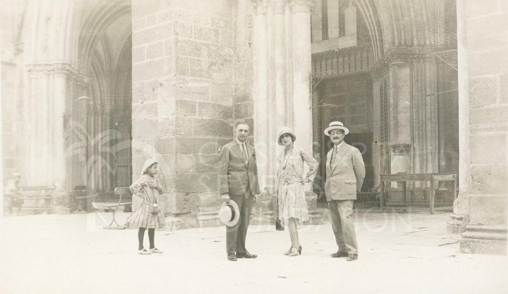 Group photograph in front of Selimiye mosque-pht_GM_065