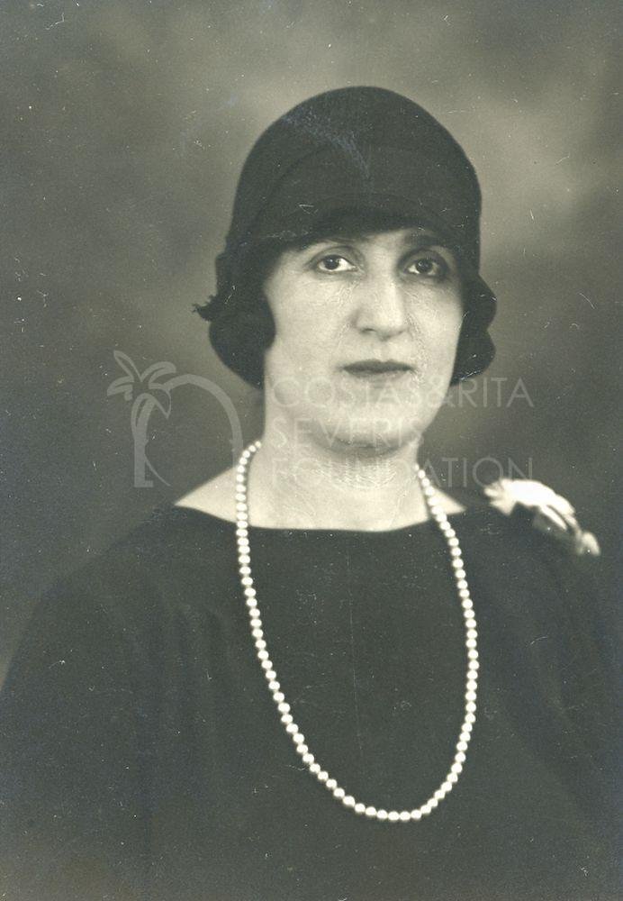 Portrait of Galateia Markides wearing pearls-pht_GM_075