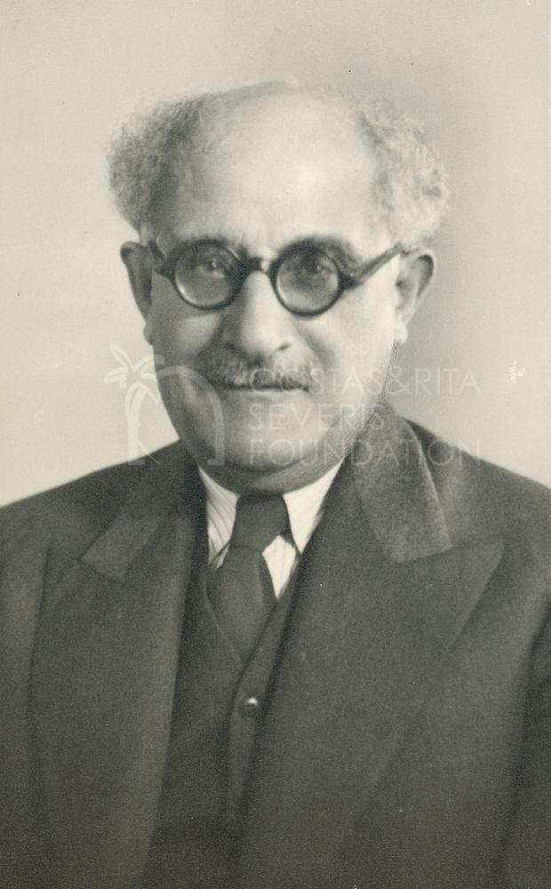 Portrait of older George Markides-pht_GM_126