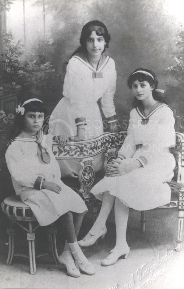 Three young girls-pht_LS_0022