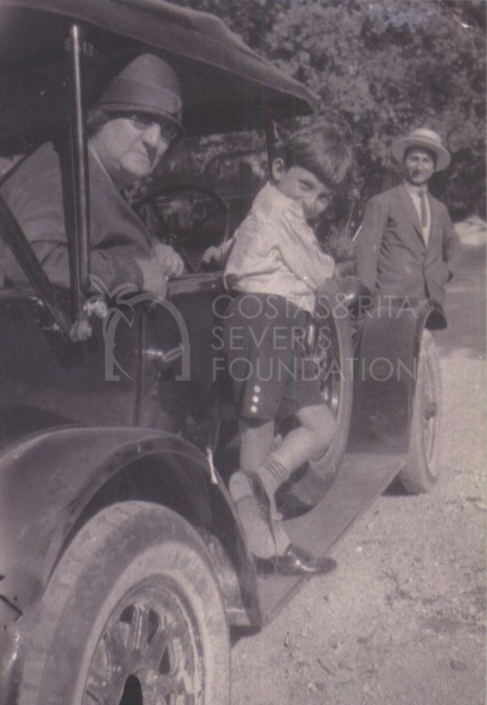 CVAR | Loulou Stivadorou and her husband George in Shiakallis' garden