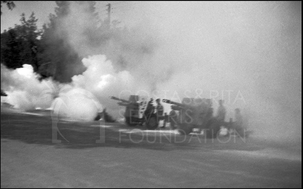 The 21 gun salute to celebrate the Queens Birthday-pht_RC_087