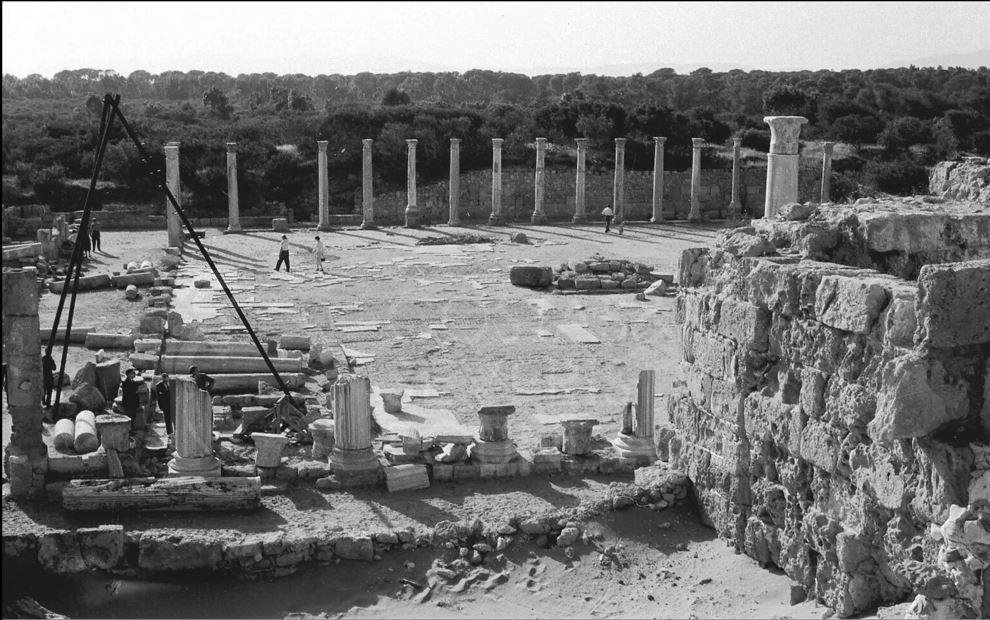 Work going on at Salamis in 1954 to erect all the columns-pht_RC_128