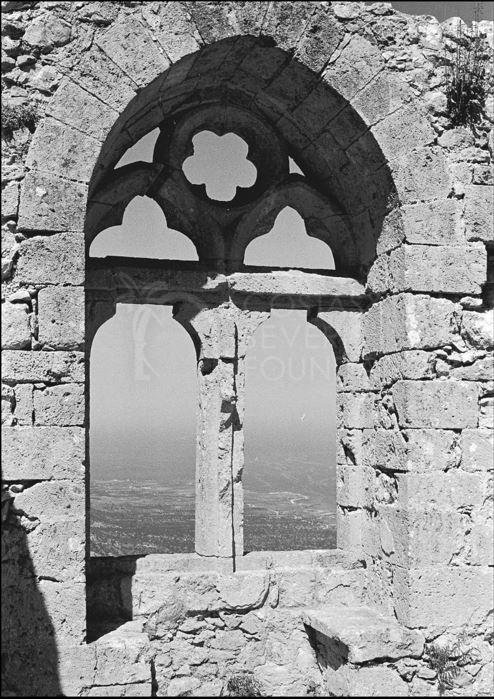 Queens window, St Hilarion Castle-pht_RC_135