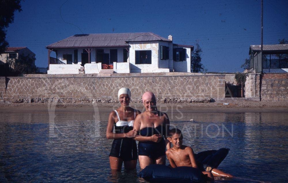 Swimming at Famagusta-pht_TEB_0004