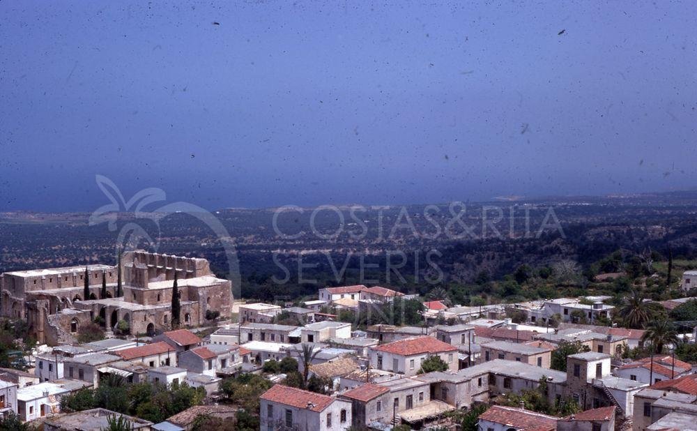 Bellapais village and abbey-pht_TEB_0141