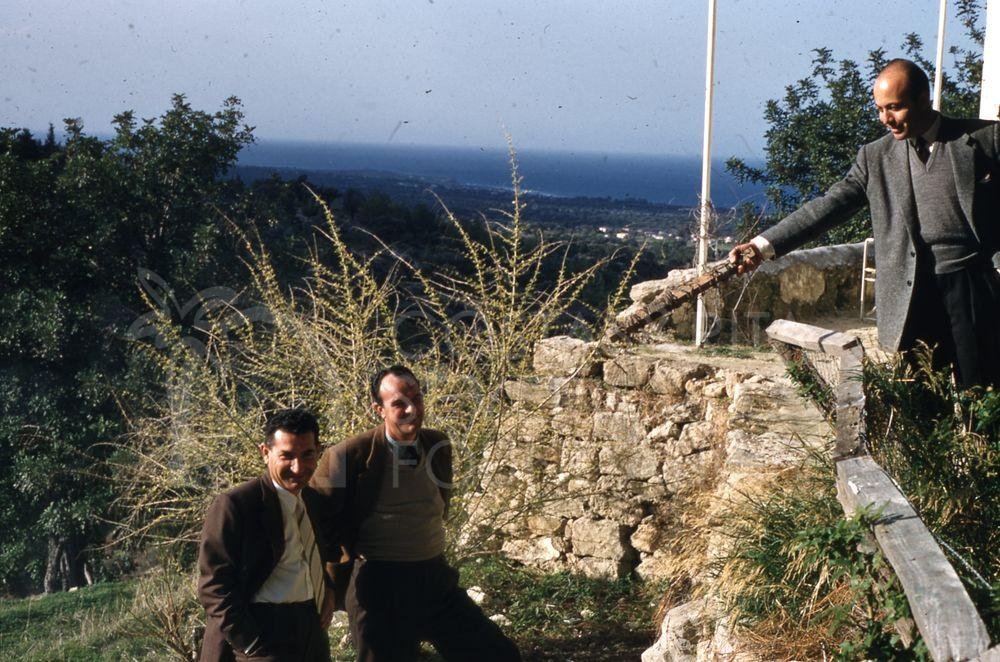 Gathering with friends-pht_TEB_0166