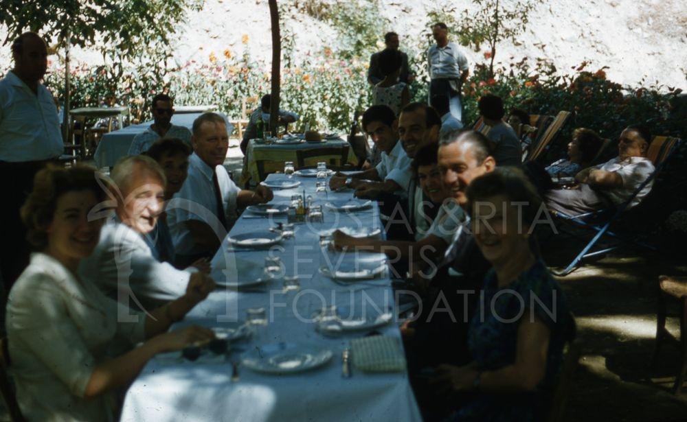 People at wedding reception table-pht_TEB_0252