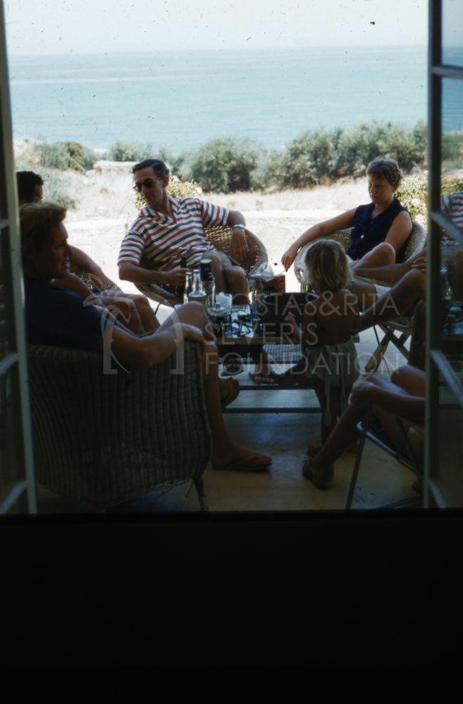 House gathering-pht_TEB_0277