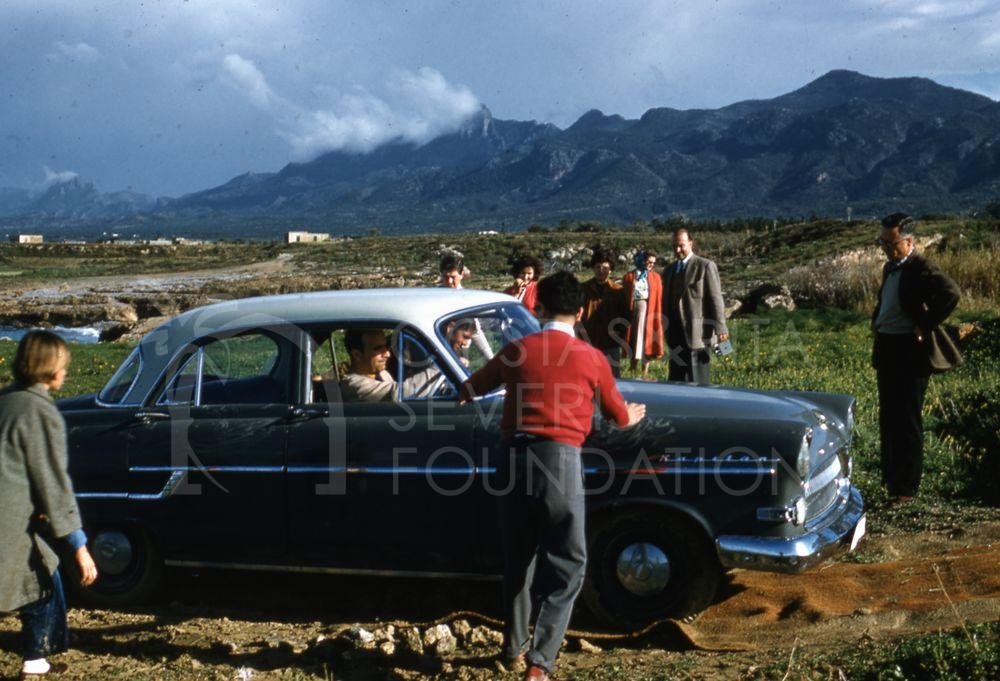 Car stuck in the mud-pht_TEB_0284