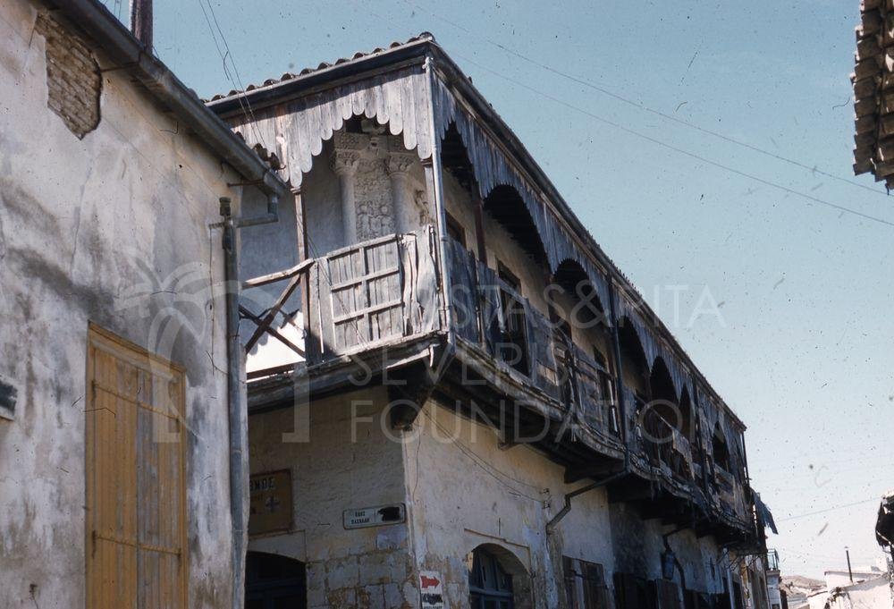 Traditional building in Nicosia-pht_TEB_0299