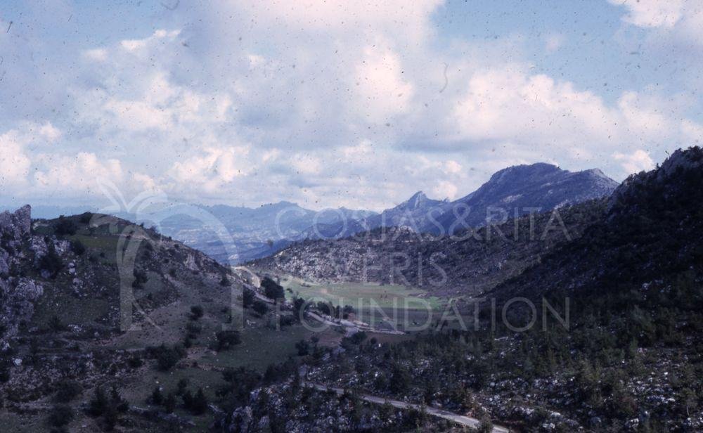 Road to St. Hilarion-pht_TEB_0326