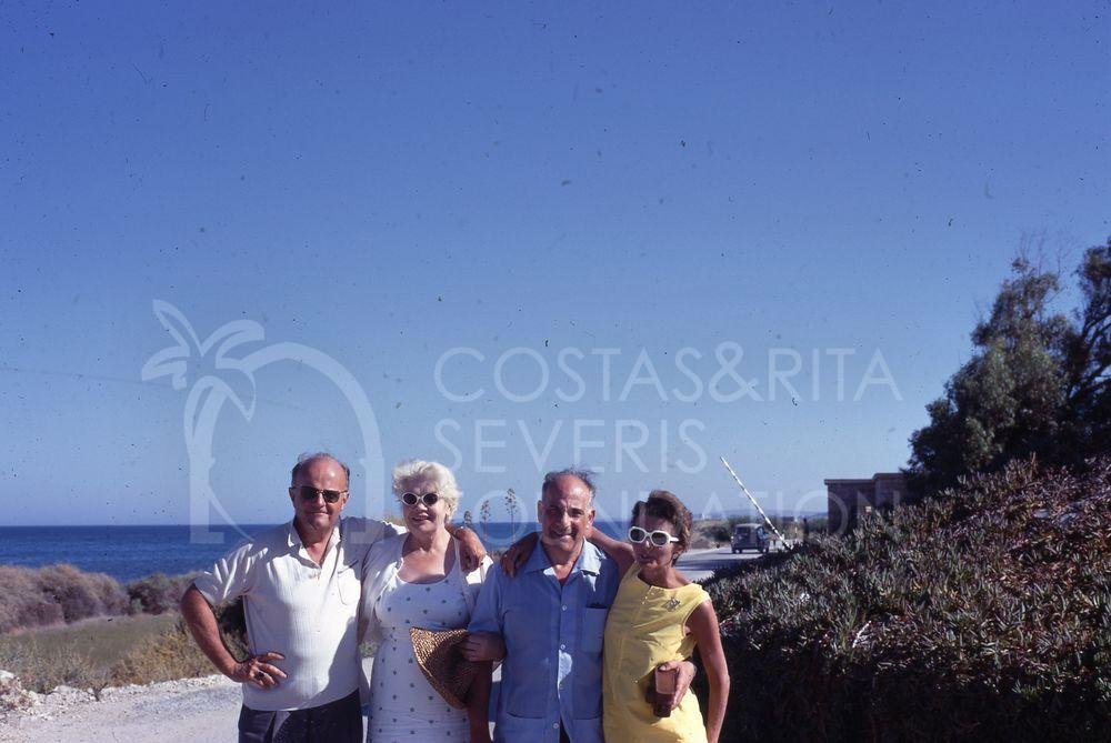 Group picture on the coast-pht_TEB_0434