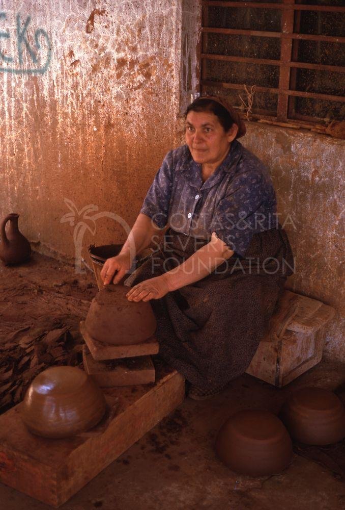 Potter near Lefkara-pht_TEB_0473
